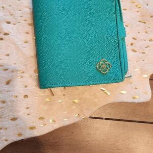 Turquoise Kendra Scott jewelry holder